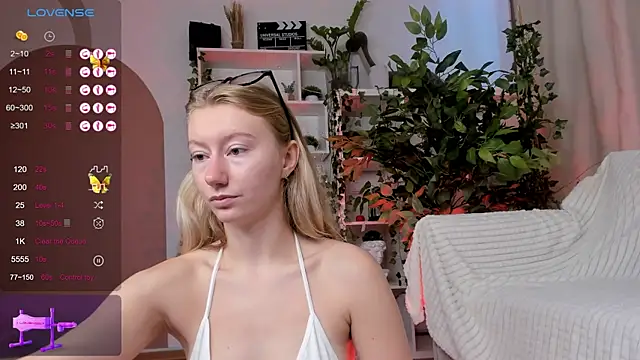 Snapshot of Rachel_Rut chatting on September 24, 2025, 4:38 am Rachel Rut online show from September 24, 2025, 4:38 am