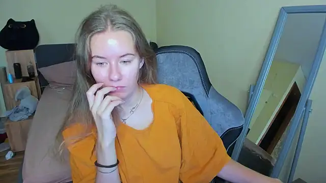 Snapshot of EmilyPaw chatting on September 20, 2025, 9:10 am EmilyPaw online show from September 20, 2025, 9:10 am