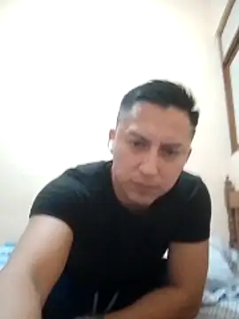 Snapshot of LuisMex1998 chatting on October 24, 2025, 1:46 am LuisMex1998 online show from October 24, 2025, 1:46 am