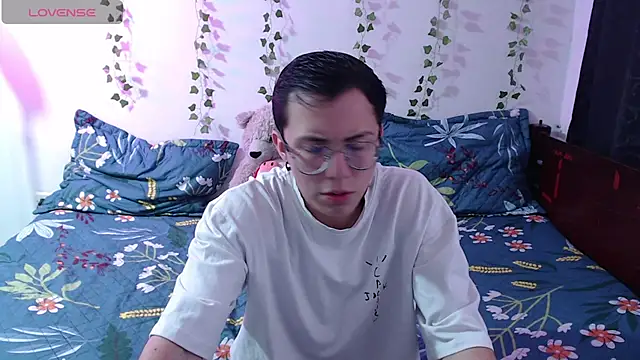 Tina 4 Charlie online show from November 9, 2025, 12:03 pm