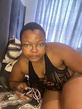 Snapshot of MidnightMuse666 chatting on February 10, 2026, 5:33 am MidnightMuse666 online show from February 10, 2026, 5:33 am