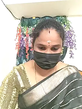 Tamil Aathira online show from November 3, 2025, 7:04 pm