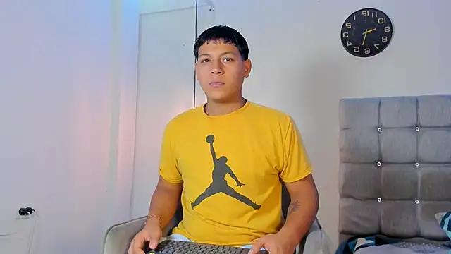 Snapshot of Tylerdrdn chatting on November 10, 2025, 5:39 am Tylerdrdn online show from November 10, 2025, 5:39 am