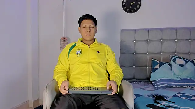 Snapshot of Tylerdrdn chatting on November 16, 2025, 5:57 am Tylerdrdn online show from November 16, 2025, 5:57 am