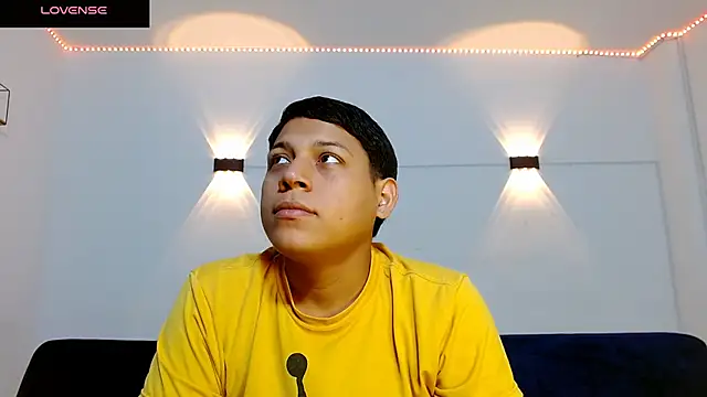 Snapshot of Tylerdrdn chatting on November 26, 2025, 7:15 pm Tylerdrdn online show from November 26, 2025, 7:15 pm