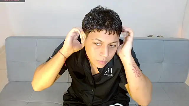 Snapshot of Tylerdrdn chatting on November 30, 2025, 4:33 pm Tylerdrdn online show from November 30, 2025, 4:33 pm