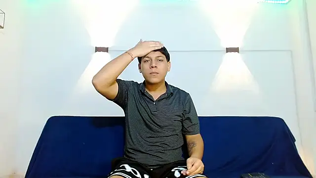 Snapshot of Tylerdrdn chatting on December 13, 2025, 9:31 pm Tylerdrdn online show from December 13, 2025, 9:31 pm