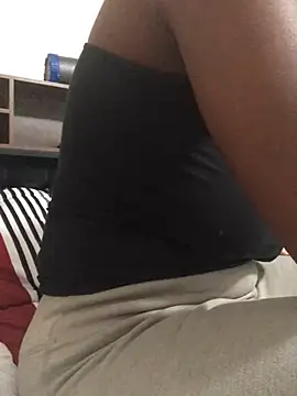 Snapshot of theprettysoles chatting on July 18, 2026, 1:43 am theprettysoles online show from July 18, 2026, 1:43 am