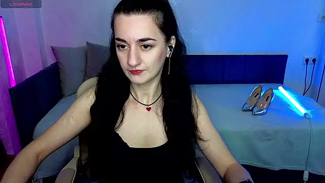 Snapshot of JessicaAlfo chatting on October 7, 2025, 2:20 am JessicaAlfo online show from October 7, 2025, 2:20 am