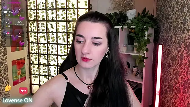 Snapshot of JessicaAlfo chatting on October 11, 2025, 2:22 am JessicaAlfo online show from October 11, 2025, 2:22 am