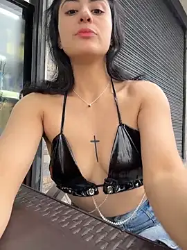 fiorella paris online show from March 18, 2026, 9:29 pm