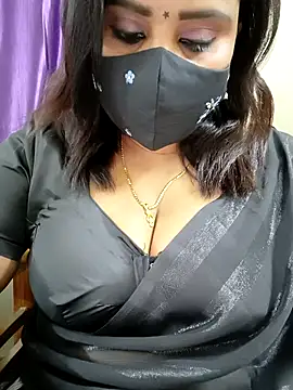 Queenflowerr online show from March 29, 2026, 4:40 pm