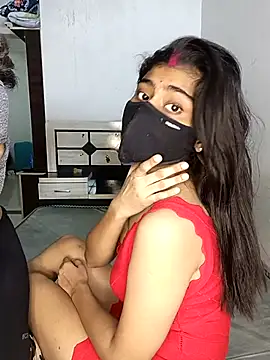 Snapshot of Love-N chatting on October 13, 2025, 7:47 pm Love-N online show from October 13, 2025, 7:47 pm