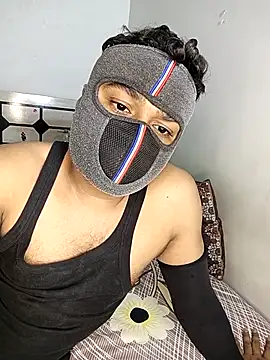 Snapshot of Love-N chatting on November 21, 2025, 12:32 am Love-N online show from November 21, 2025, 12:32 am