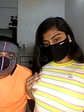 Snapshot of Love-N chatting on November 25, 2025, 8:53 pm Love-N online show from November 25, 2025, 8:53 pm