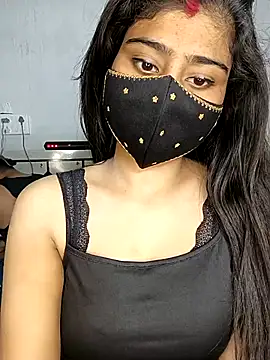 Snapshot of Love-N chatting on February 1, 2026, 5:44 pm Love-N online show from February 1, 2026, 5:44 pm