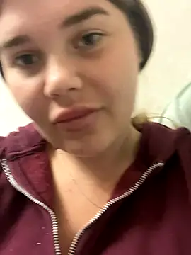 ella zzz online show from October 1, 2025, 3:29 pm