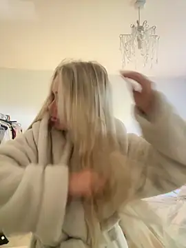 blissdimicco online show from September 24, 2025, 11:35 am