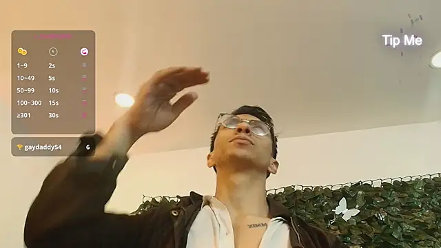 ApoloCruz online show from October 24, 2025, 5:59 am