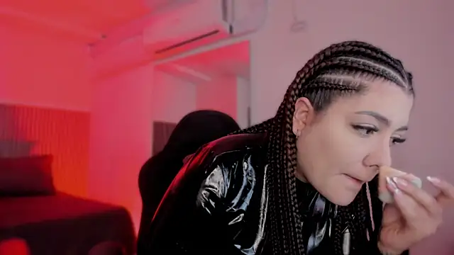 bonnieAn online show from November 23, 2025, 11:21 am