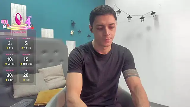 Snapshot of Frank_Millers chatting on October 13, 2025, 3:01 pm Frank Millers online show from October 13, 2025, 3:01 pm