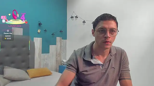 Snapshot of Frank_Millers chatting on October 15, 2025, 7:36 pm Frank Millers online show from October 15, 2025, 7:36 pm