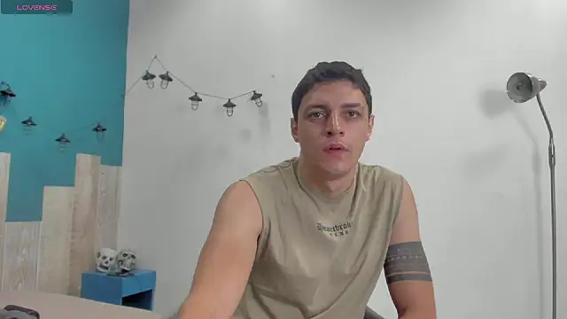 Snapshot of Frank_Millers chatting on October 16, 2025, 8:10 pm Frank Millers online show from October 16, 2025, 8:10 pm