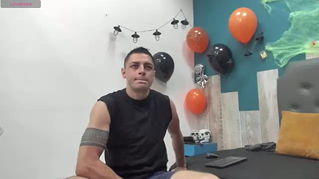 Snapshot of Frank_Millers chatting on October 22, 2025, 7:46 pm Frank Millers online show from October 22, 2025, 7:46 pm