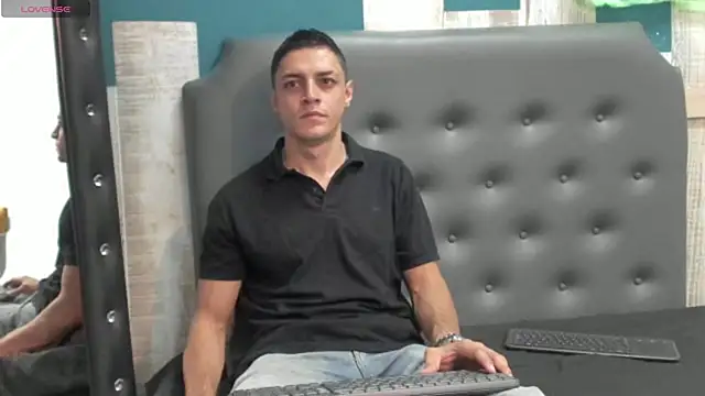 Snapshot of Frank_Millers chatting on October 23, 2025, 7:45 pm Frank Millers online show from October 23, 2025, 7:45 pm