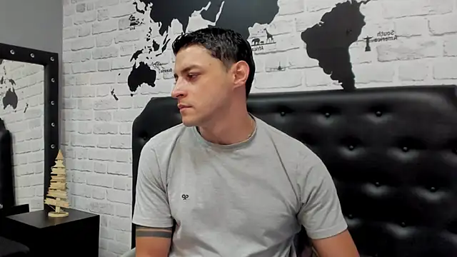 Snapshot of Frank_Millers chatting on November 25, 2025, 7:36 pm Frank Millers online show from November 25, 2025, 7:36 pm