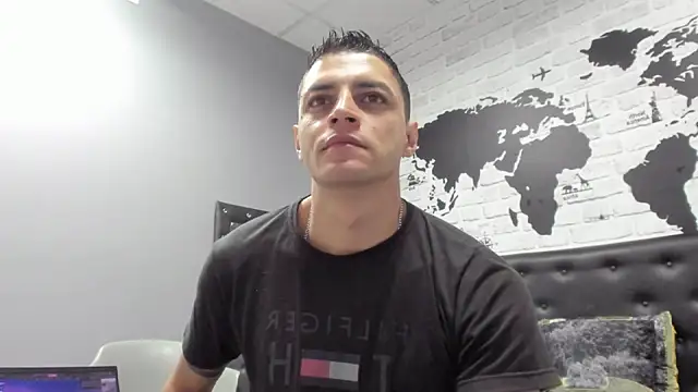 Snapshot of Frank_Millers chatting on December 2, 2025, 7:09 pm Frank Millers online show from December 2, 2025, 7:09 pm