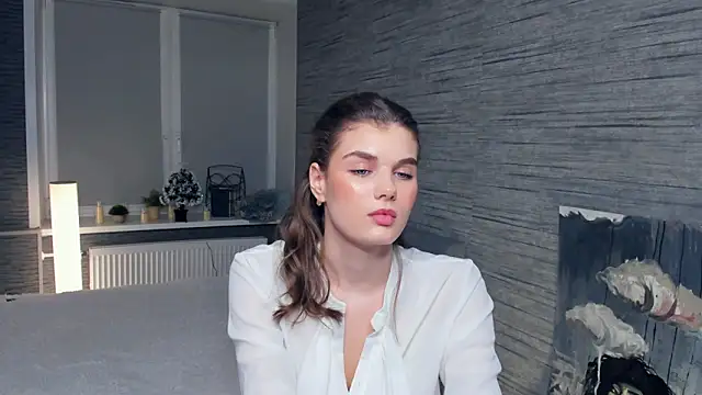 FloraDobb online show from January 29, 2025, 1:37 am