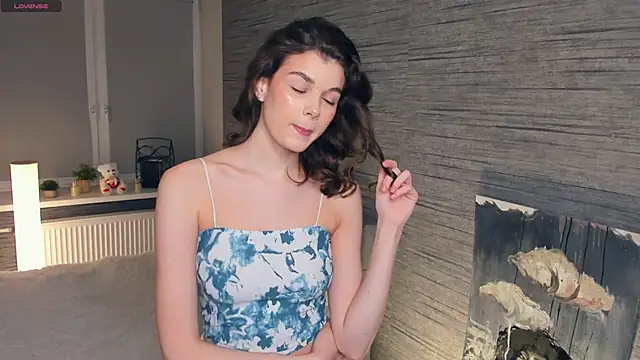 FloraDobb online show from February 23, 2025, 7:28 pm