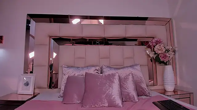 taliarussel online show from March 20, 2025, 10:18 pm