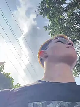 izan 20 online show from March 17, 2025, 2:34 pm