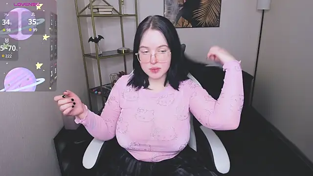 Manic pixie  online show from December 4, 2025, 3:54 pm