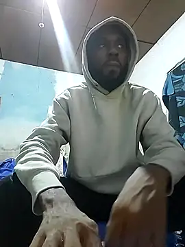 Snapshot of onewinnertee chatting on March 1, 2026, 12:12 am onewinnertee online show from March 1, 2026, 12:12 am