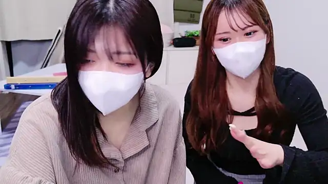 Snapshot of NA-KAREN-V8 chatting on March 1, 2025, 2:23 pm NA-KAREN-V8 online show from March 1, 2025, 2:23 pm
