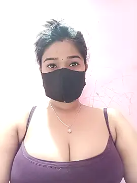 Snapshot of Simran-001 chatting on April 15, 2026, 12:01 pm Simran-001 online show from April 15, 2026, 12:01 pm