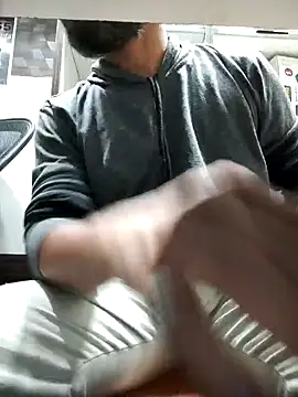 Snapshot of RaviRoy2326 chatting on February 2, 2025, 5:04 pm RaviRoy2326 online show from February 2, 2025, 5:04 pm