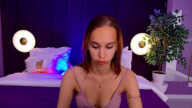 SandraTucker online show from June 22, 2026, 2:57 am