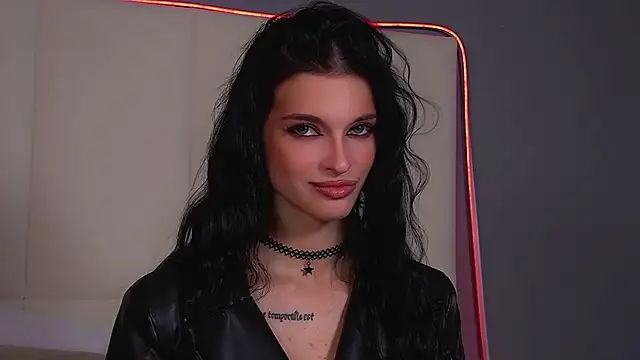 Snapshot of BeverlyMost chatting on November 5, 2025, 7:03 pm BeverlyMost online show from November 5, 2025, 7:03 pm