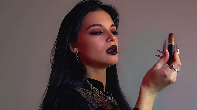 Snapshot of BeverlyMost chatting on November 11, 2025, 6:19 pm BeverlyMost online show from November 11, 2025, 6:19 pm