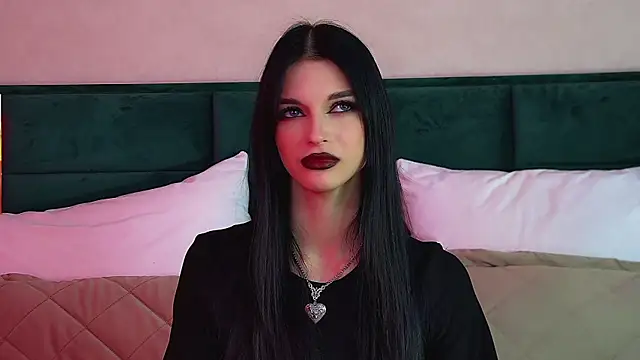 Snapshot of BeverlyMost chatting on November 28, 2025, 7:11 am BeverlyMost online show from November 28, 2025, 7:11 am