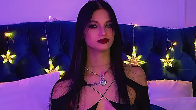 Snapshot of BeverlyMost chatting on December 2, 2025, 4:46 pm BeverlyMost online show from December 2, 2025, 4:46 pm