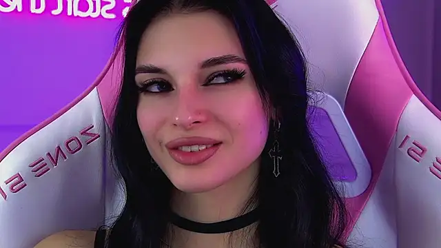 Snapshot of BeverlyMost chatting on February 24, 2026, 7:34 pm BeverlyMost online show from February 24, 2026, 7:34 pm