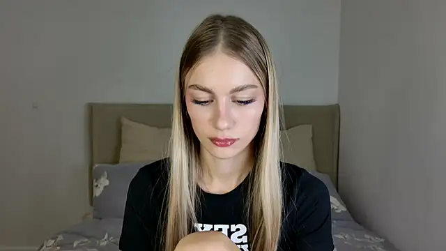 GabriellaOlsen online show from October 29, 2025, 11:12 am