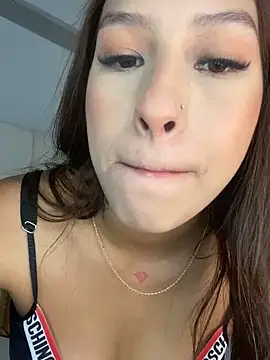 bella bloomg online show from November 26, 2025, 7:48 pm