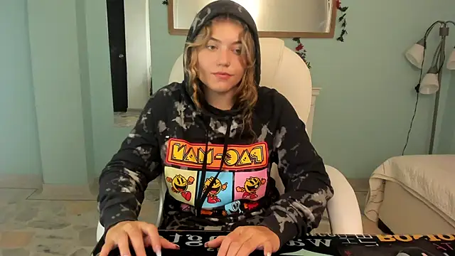 Snapshot of alaia_greyy chatting on February 3, 2025, 1:30 pm alaia greyy online show from February 3, 2025, 1:30 pm