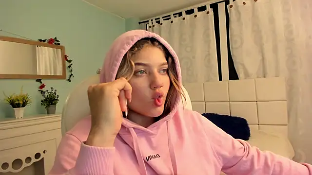 Snapshot of alaia_greyy chatting on February 11, 2025, 2:13 pm alaia greyy online show from February 11, 2025, 2:13 pm